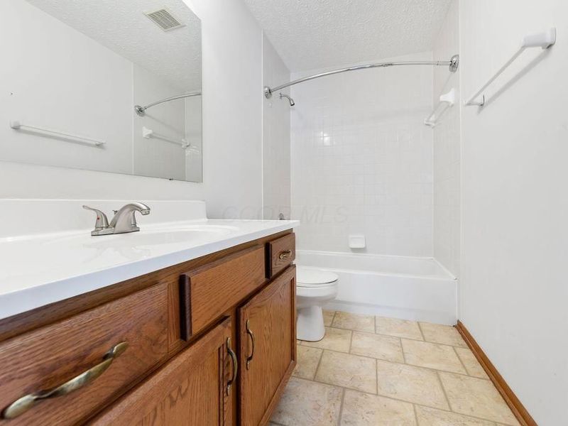 1068 Cypress Lane, Unit 12-3, Columbus, OH 43230 Photo 17