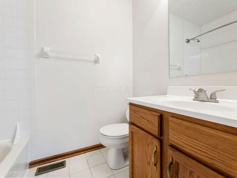 1068 Cypress Lane, Unit 12-3, Columbus, OH 43230 Photo 31