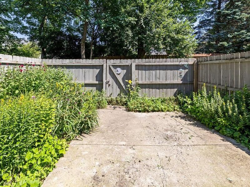 1068 Cypress Lane, Unit 12-3, Columbus, OH 43230 Photo 7