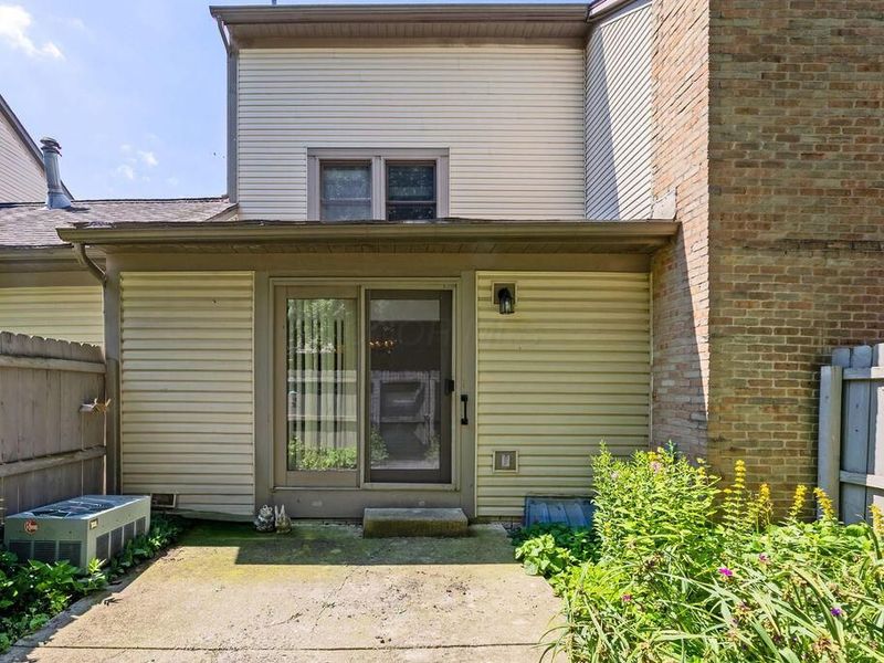 1068 Cypress Lane, Unit 12-3, Columbus, OH 43230 Photo 8