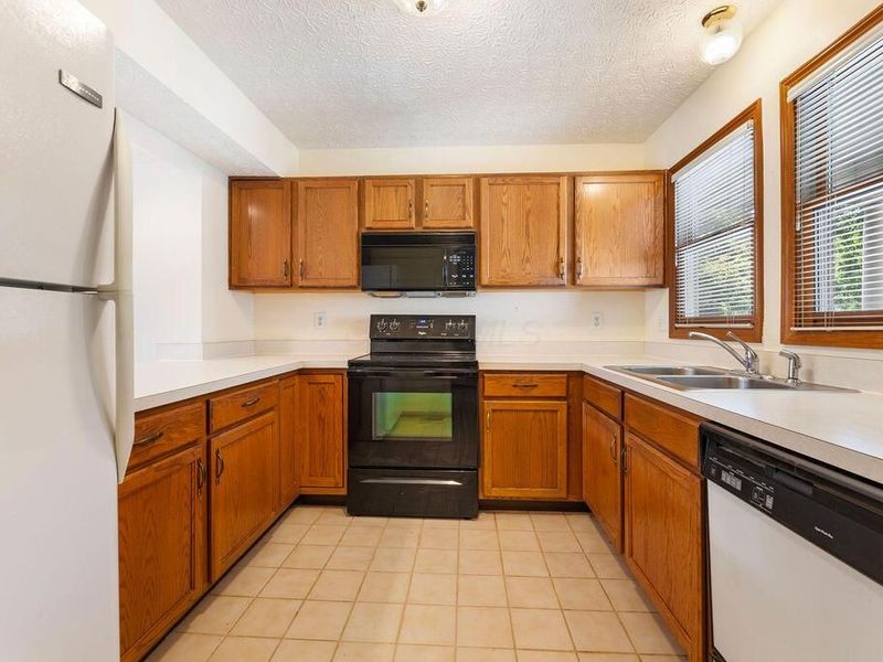 1068 Cypress Lane, Unit 12-3, Columbus, OH 43230 Photo 8