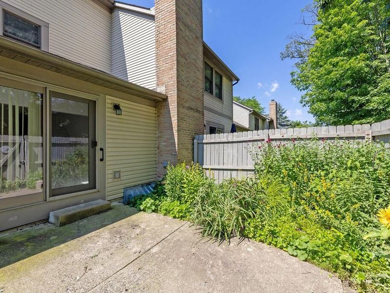 1068 Cypress Lane, Unit 12-3, Columbus, OH 43230 Photo 9