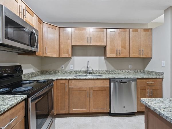 550 Washington St, Unit 0203, Braintree, MA 02184