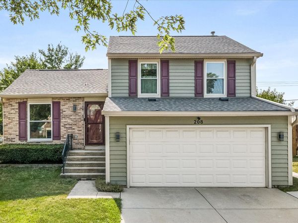 208 Iris Drive, Streamwood, IL 60107