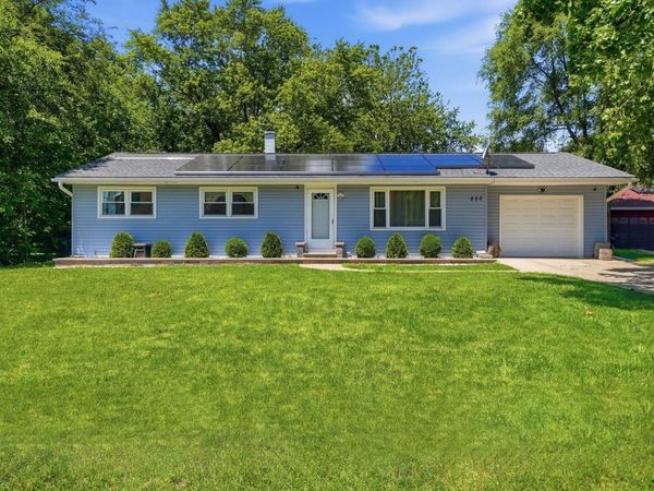 850 Austin Avenue , Aurora, IL 60505
