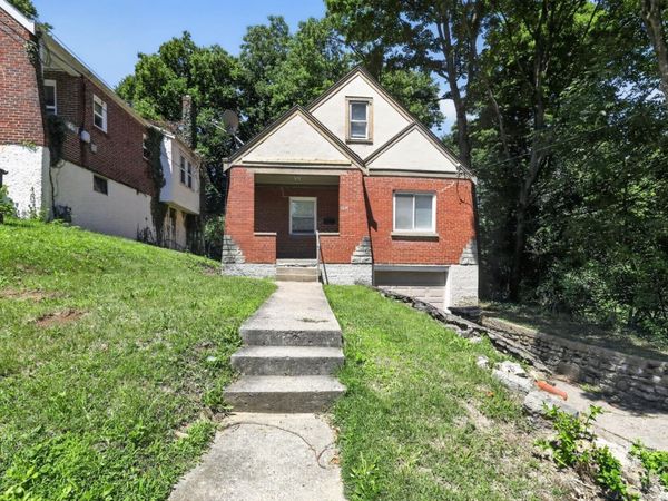 1641 Tuxworth Avenue, Cincinnati, OH 45238