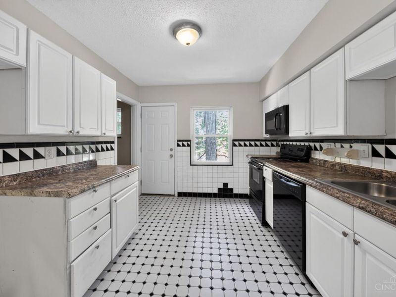1641 Tuxworth Avenue, Cincinnati, OH 45238 Photo 10