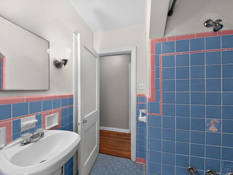 1641 Tuxworth Avenue, Cincinnati, OH 45238 Photo 23