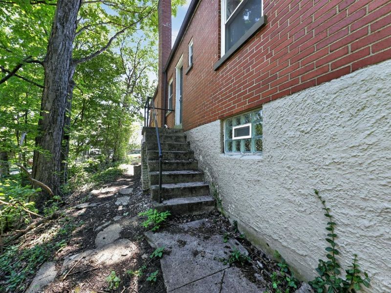 1641 Tuxworth Avenue, Cincinnati, OH 45238 Photo 4