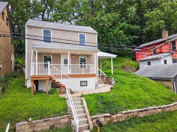 635 Valley St , Oakmont, PA 15139