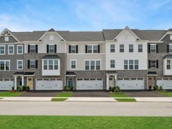 112 Lobenro Drive , Zelienople, PA 16063