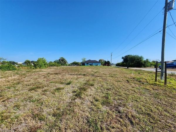 2210 NE 22nd AVE , CAPE CORAL, FL 33909