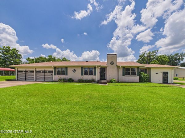 513 Montgomery Street, Aberdeen, MS 39730