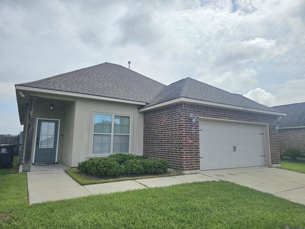 7961 Brown Hickory Ave, Baton Rouge, LA 70820