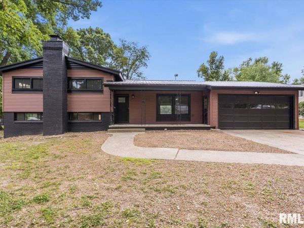 66 W Hazel Dell Lane, Springfield, IL 62703