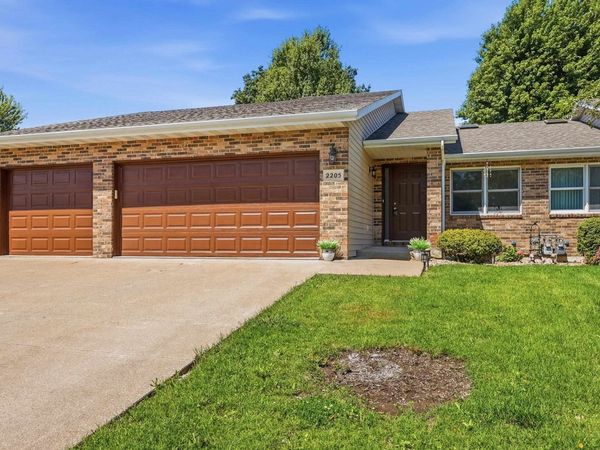 2205 Trenton Road, Asbury, IA 52002
