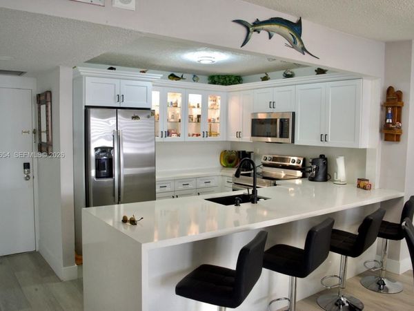 3725 S Ocean Dr , Unit 423, Hollywood, FL 33019