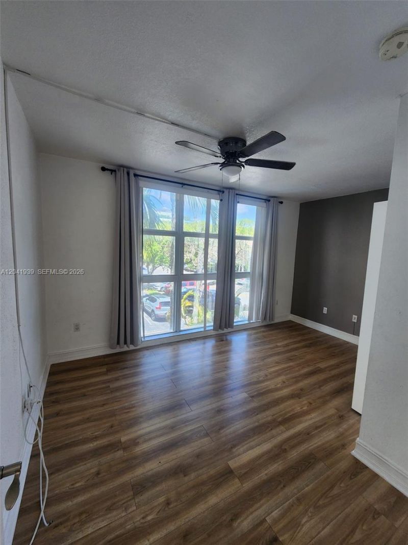 1080 99th St, Unit 221, Bay Harbor Islands, FL 33154 Photo