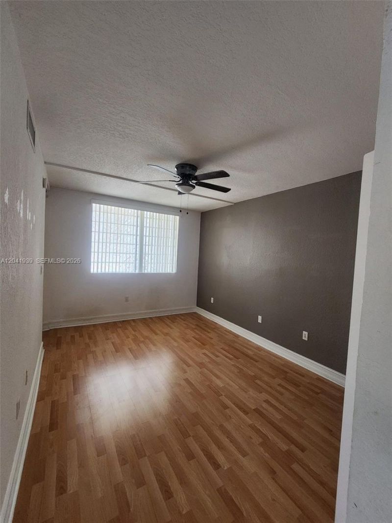 1080 99th St, Unit 221, Bay Harbor Islands, FL 33154 Photo