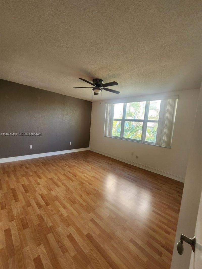1080 99th St, Unit 221, Bay Harbor Islands, FL 33154 Photo