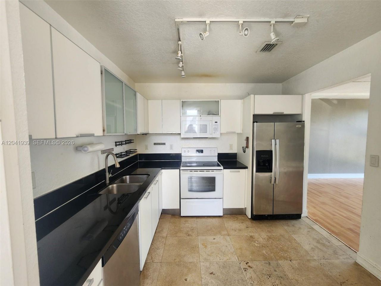1080 99th St, Unit 221, Bay Harbor Islands, FL 33154 Photo