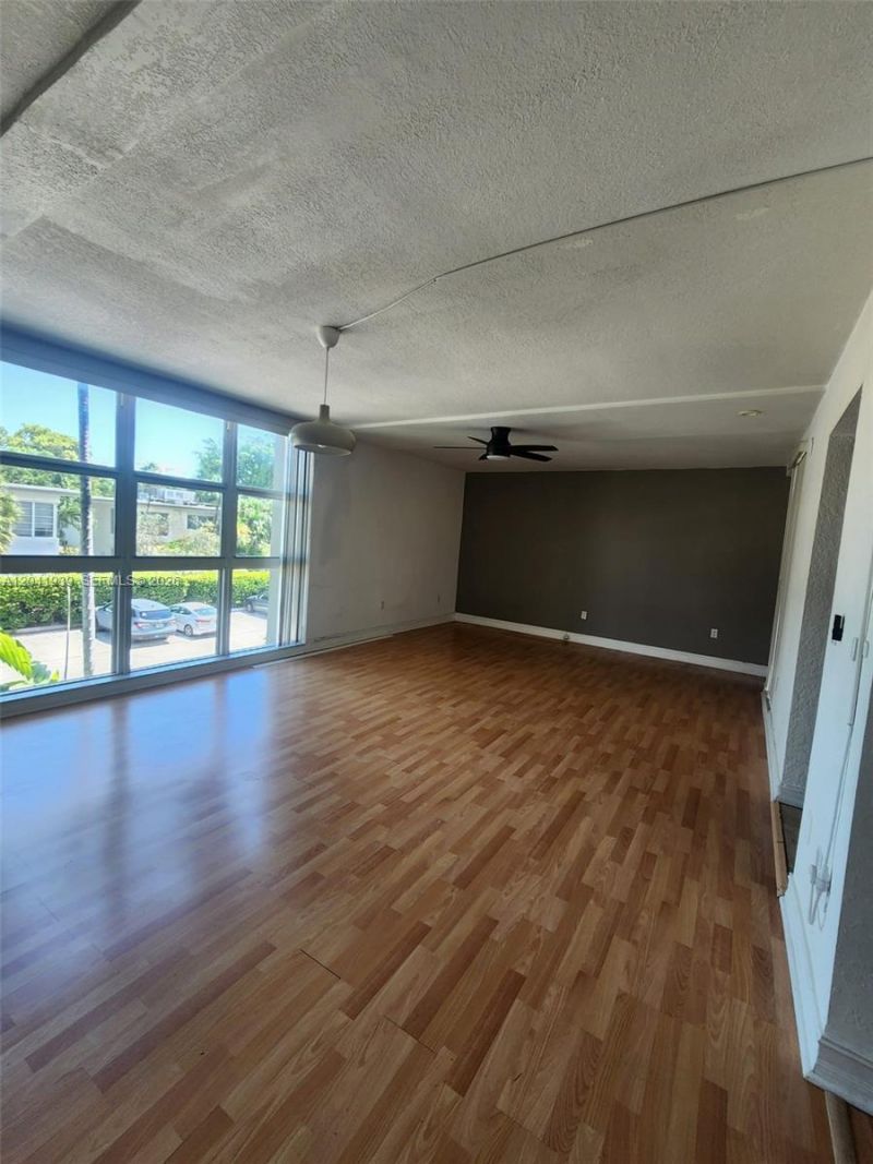 1080 99th St, Unit 221, Bay Harbor Islands, FL 33154 Photo