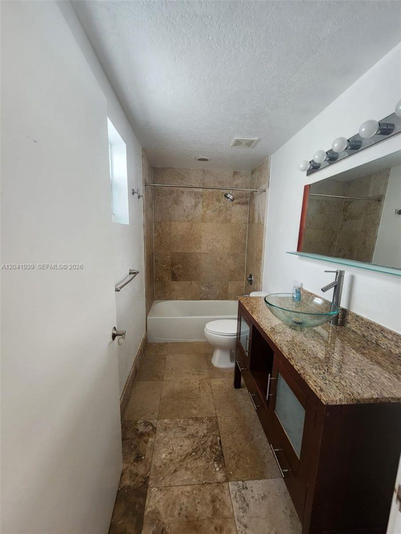1080 99th St, Unit 221, Bay Harbor Islands, FL 33154 Photo