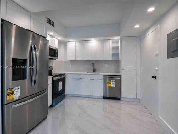 500 Bayview Dr , Unit 232, Sunny Isles Beach, FL 33160