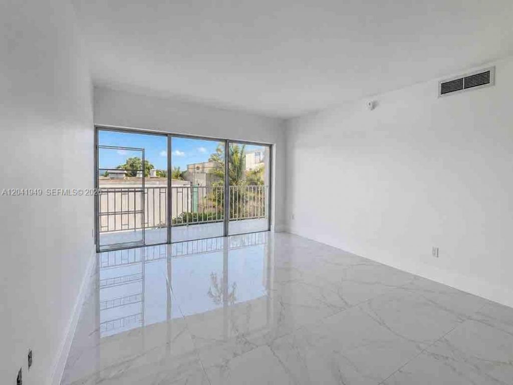 500 Bayview Dr, Unit 232, Sunny Isles Beach, FL 33160 Photo