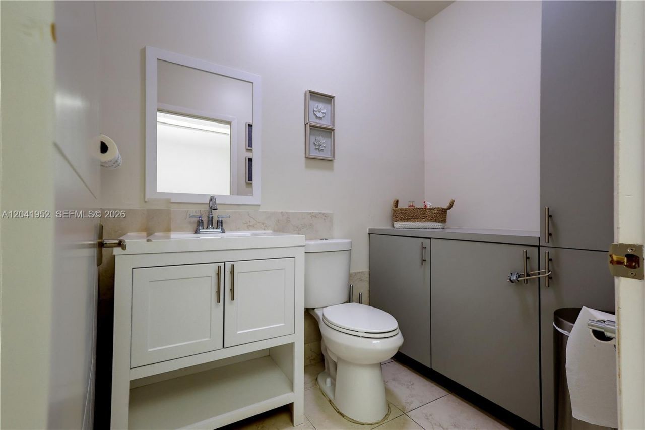 8525 SW 92nd St , Unit 11B, Miami, FL 33156 Photo