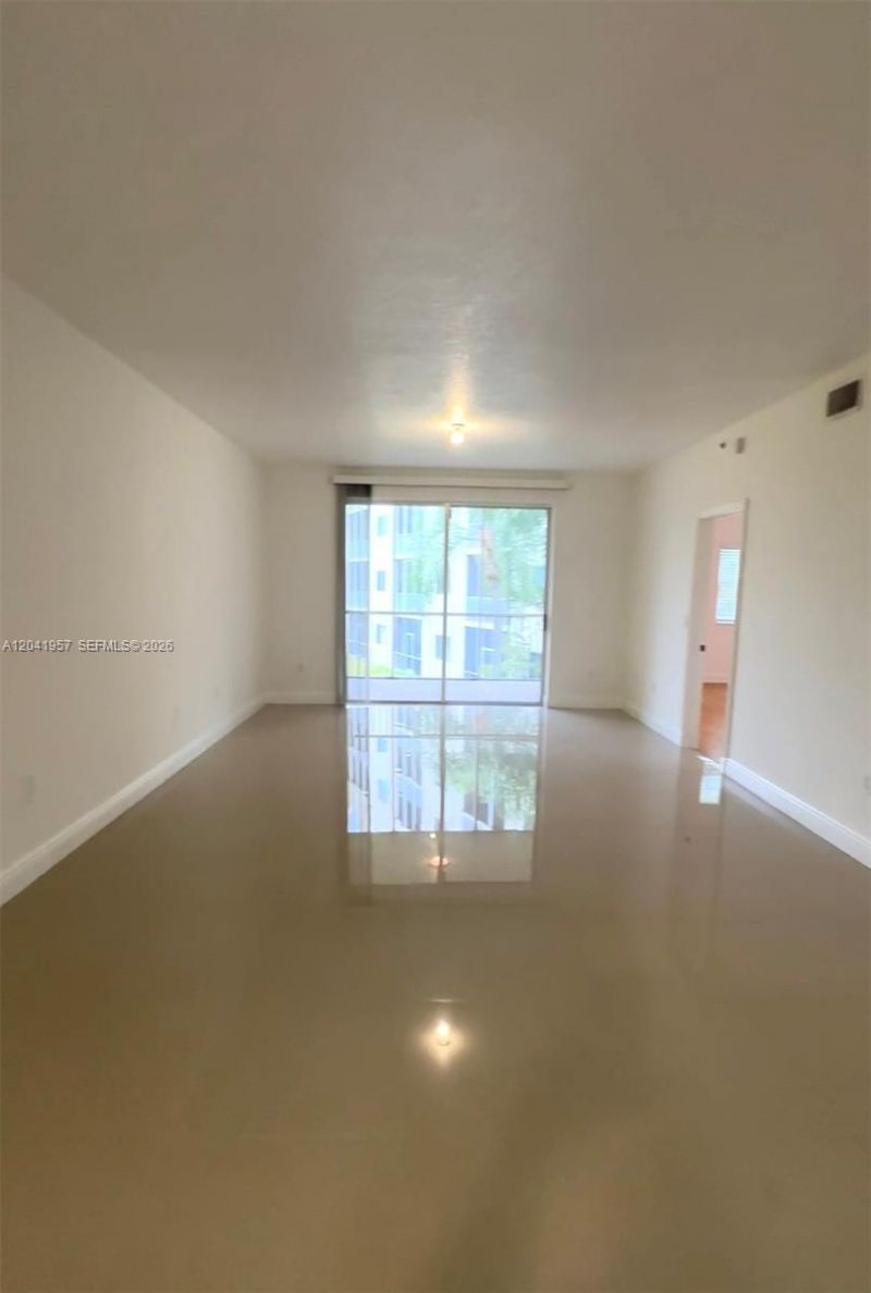 10750 NW 66th St , Unit 214, Doral, FL 33178 Photo