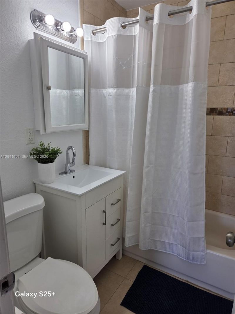 1321 NW 82nd St, Miami, FL 33147 Photo