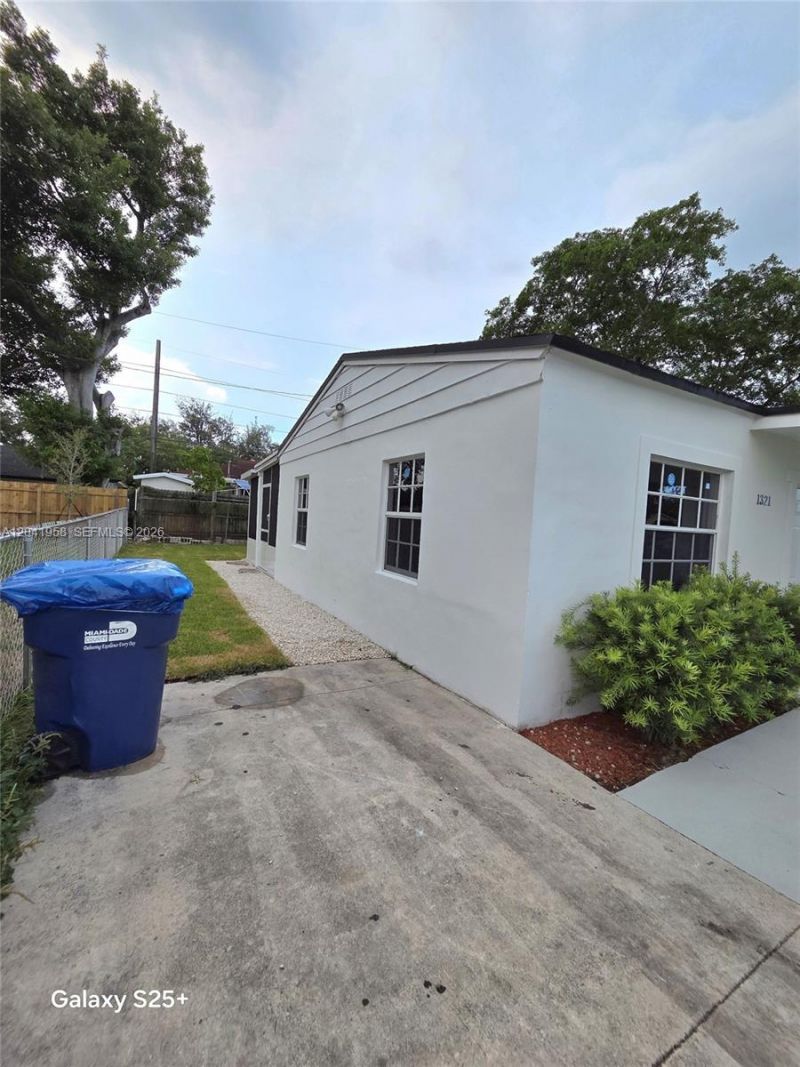 1321 NW 82nd St, Miami, FL 33147 Photo