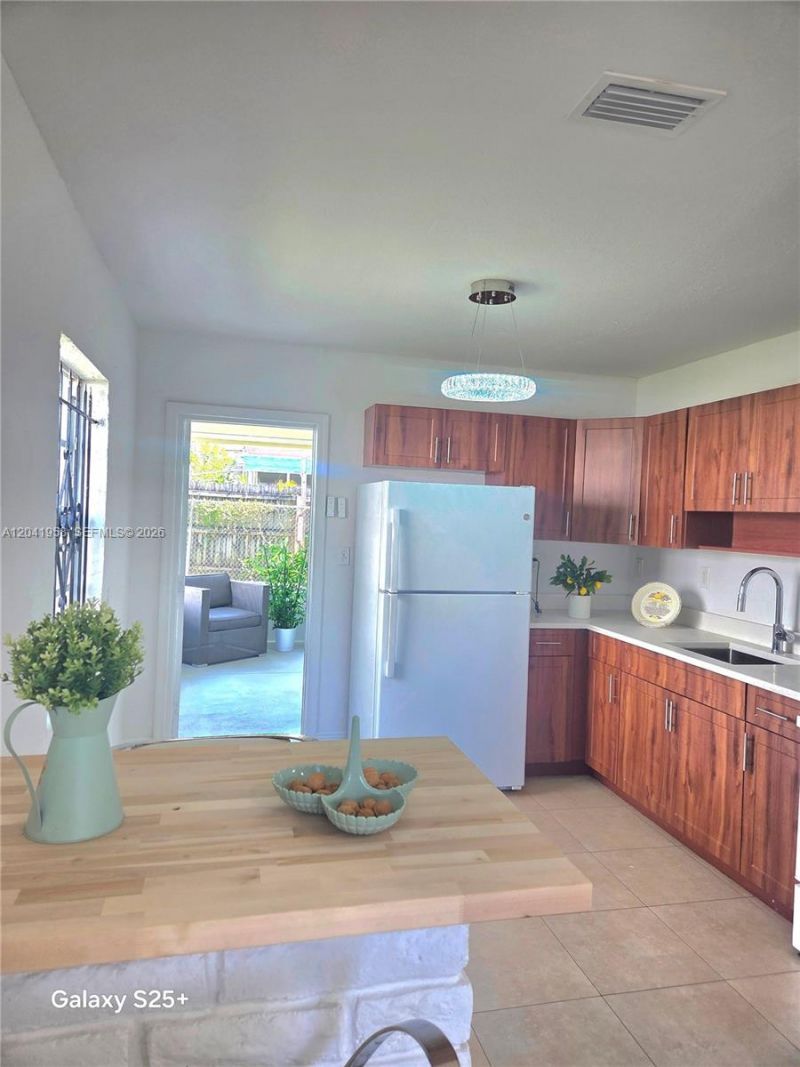 1321 NW 82nd St, Miami, FL 33147 Photo