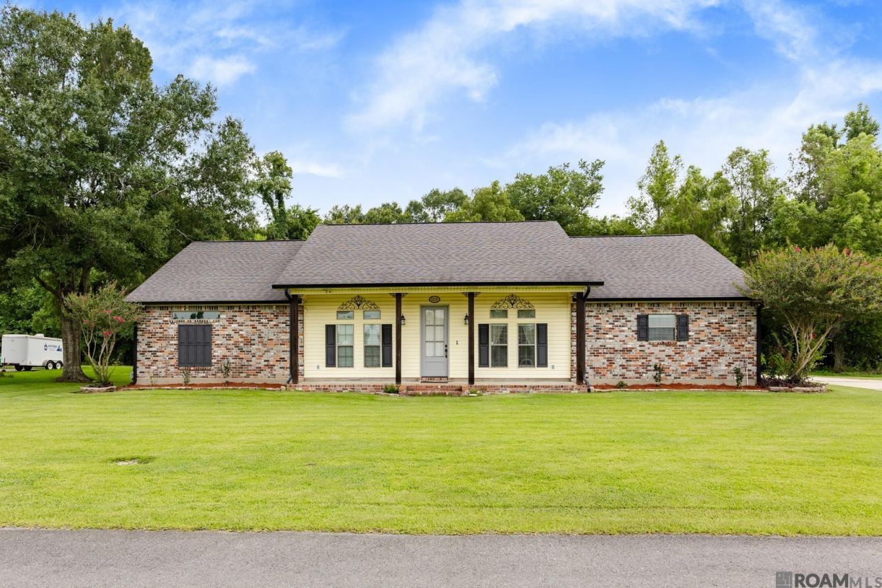 65210 Mendoza Drive, Plaquemine, LA 70764 Main Photo