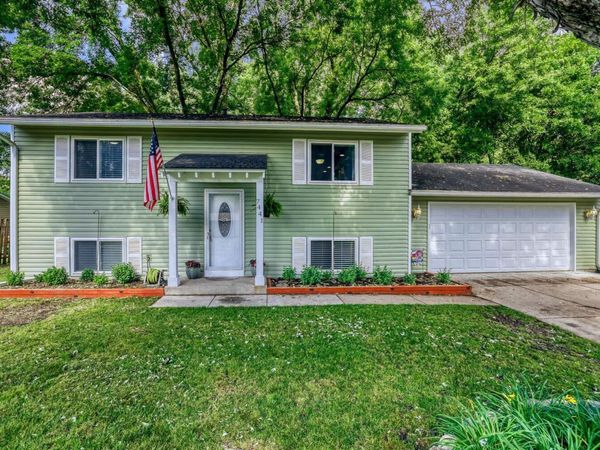 7441 Drew Avenue N, Brooklyn Park, MN 55443