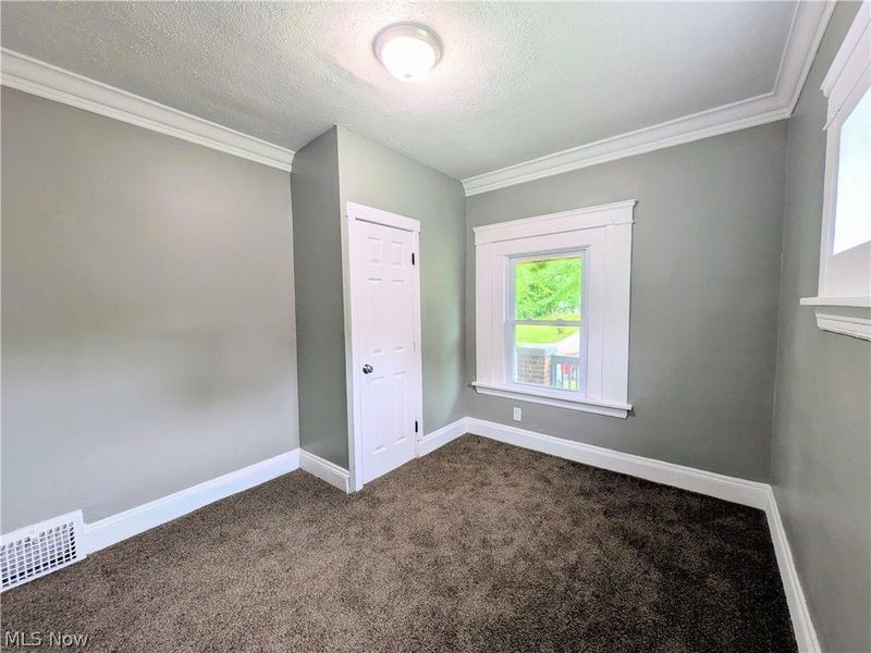10302 Lamontier Avenue, Cleveland, OH 44104 Photo 15