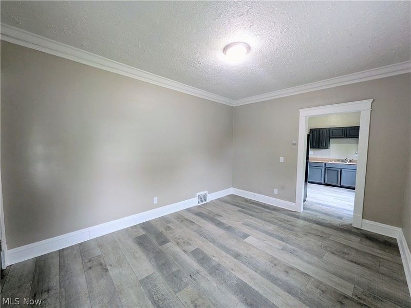 10302 Lamontier Avenue, Cleveland, OH 44104 Photo 24
