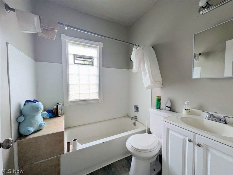 10302 Lamontier Avenue, Cleveland, OH 44104 Photo 31
