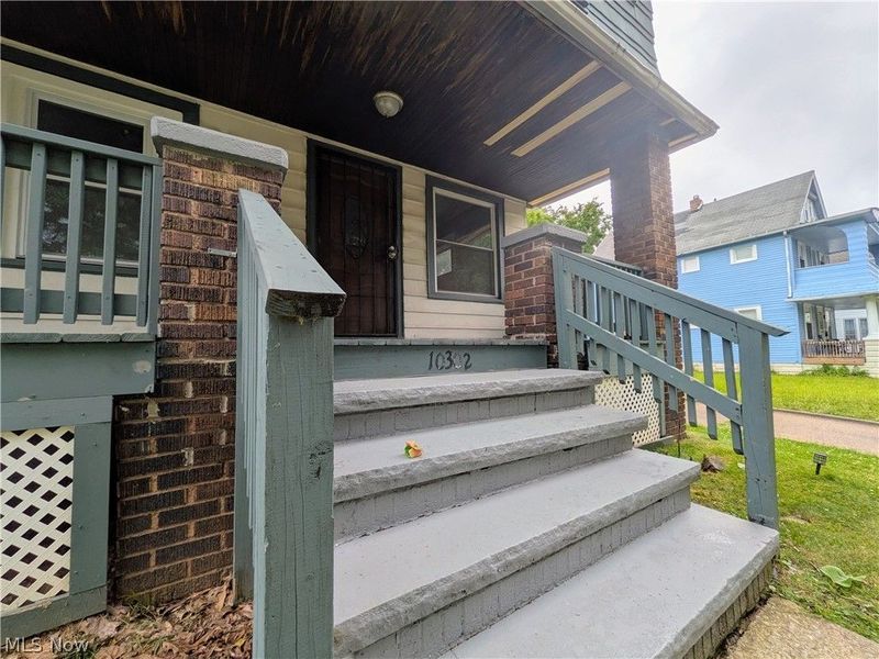 10302 Lamontier Avenue, Cleveland, OH 44104 Photo 4