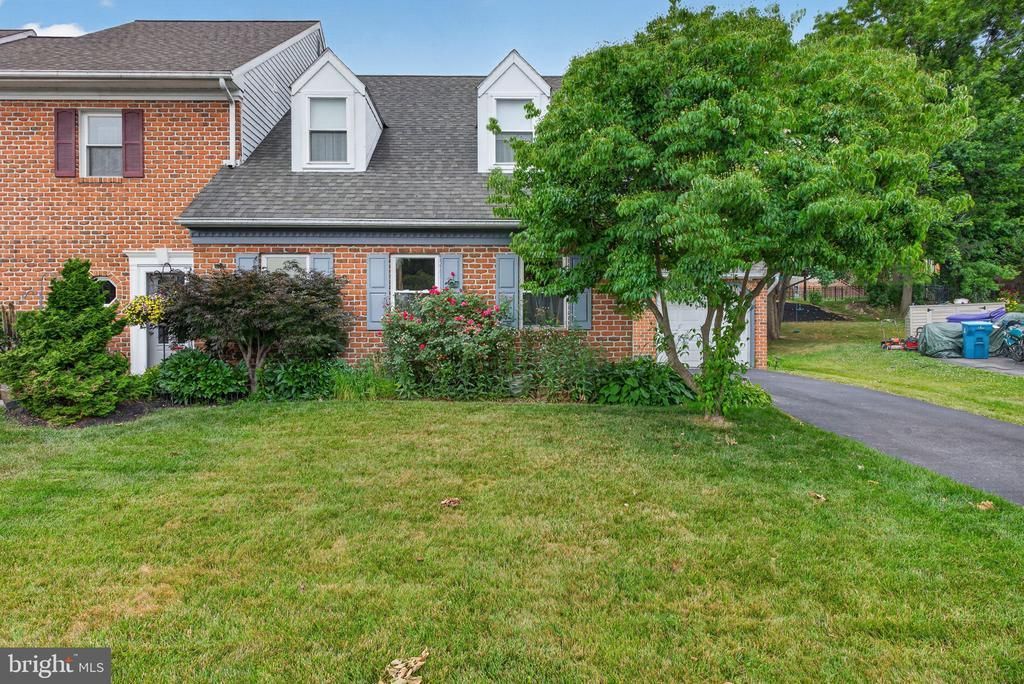 136 Rockford Square , Mountville, PA 17554 Main Photo