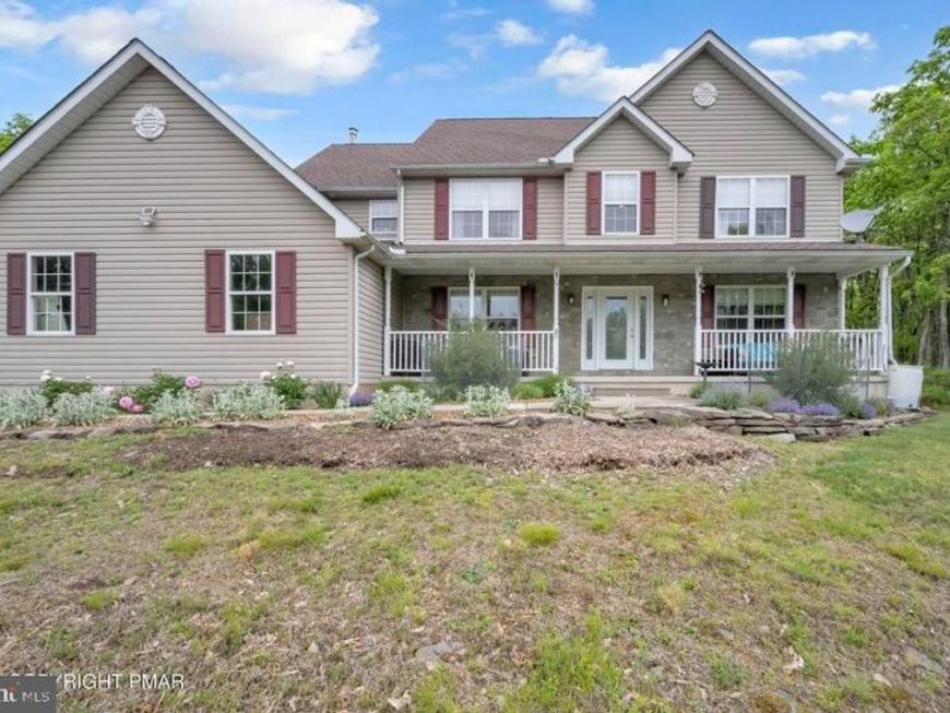 194 Tumbleweed Drive , Effort, PA 18330 Main Photo
