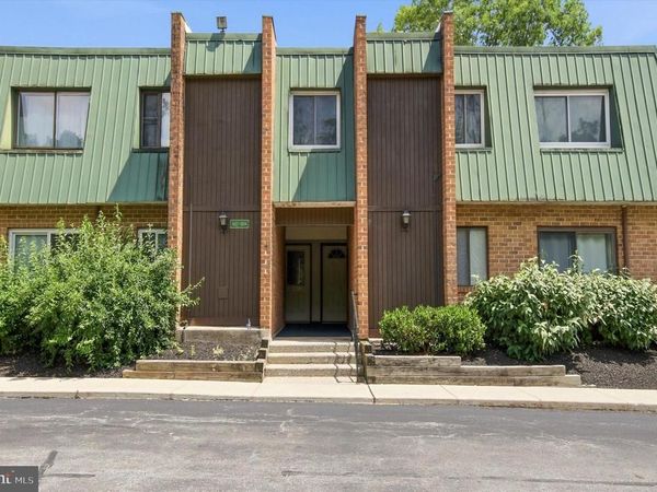1602 MEADOWVIEW LANE, Unit 1602, MONT CLARE, PA 19453