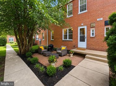 211 E GLEBE ROAD, Unit D, ALEXANDRIA, VA 22305