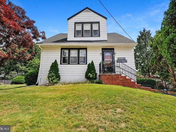 36 APPLE AVENUE, BELLMAWR, NJ 08031