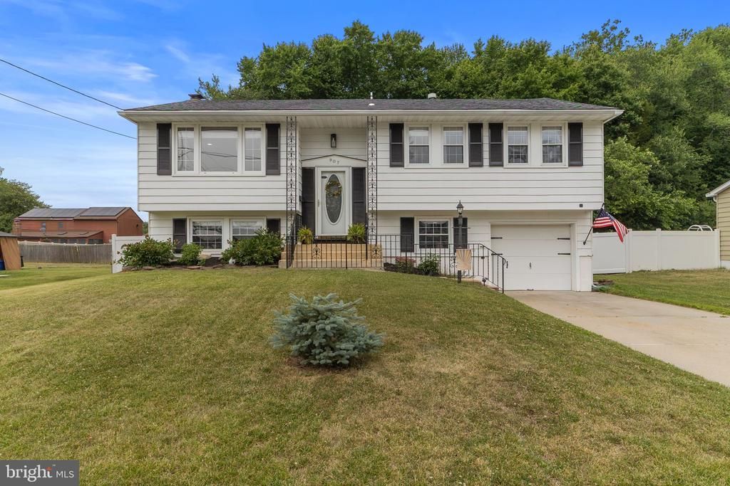 907 Russo Drive, Westampton, NJ 08060 Main Photo