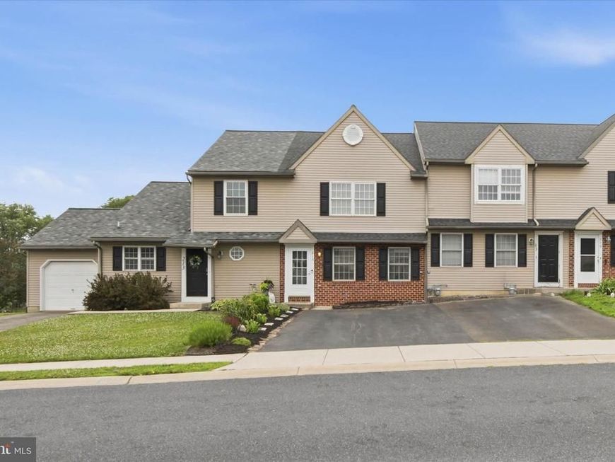 215 Quaking Aspen Lane, Marietta, PA 17547 Main Photo