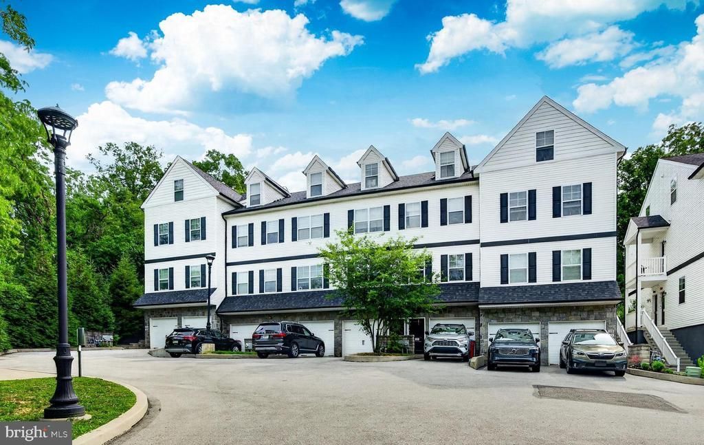 123 COLWELL LANE, CONSHOHOCKEN, PA 19428