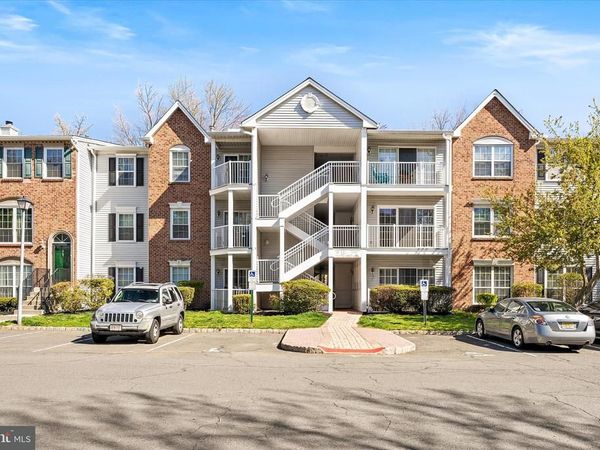 18 VERSAILLES COURT, HAMILTON, NJ 08619