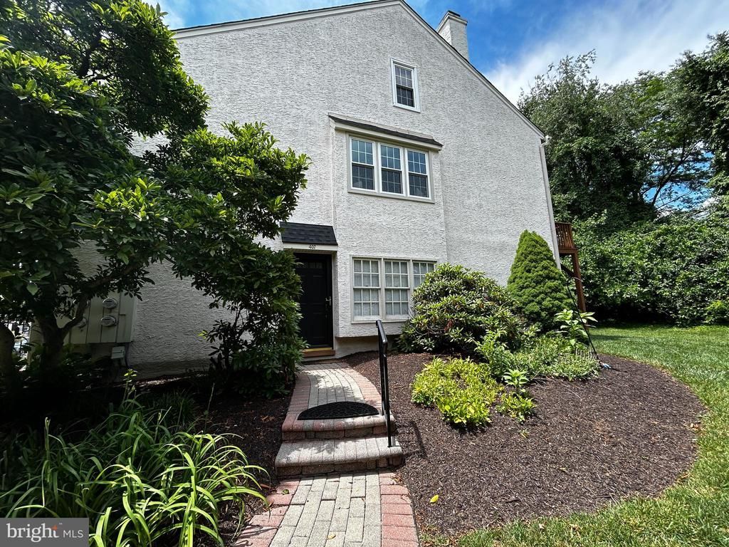 407 EVEREST CIRCLE, WEST CHESTER, PA 19382
